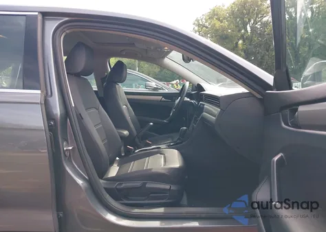 2021 Volkswagen Passat 2.0T Se z USA, uszkodzony, nr VIN 1VWSA7A35MC015229